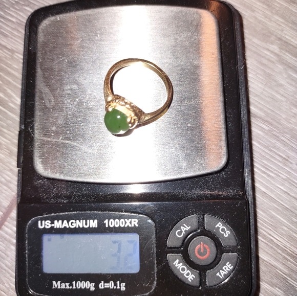 VINTAGE 14k solid gold jade ring - Picture 8 of 10